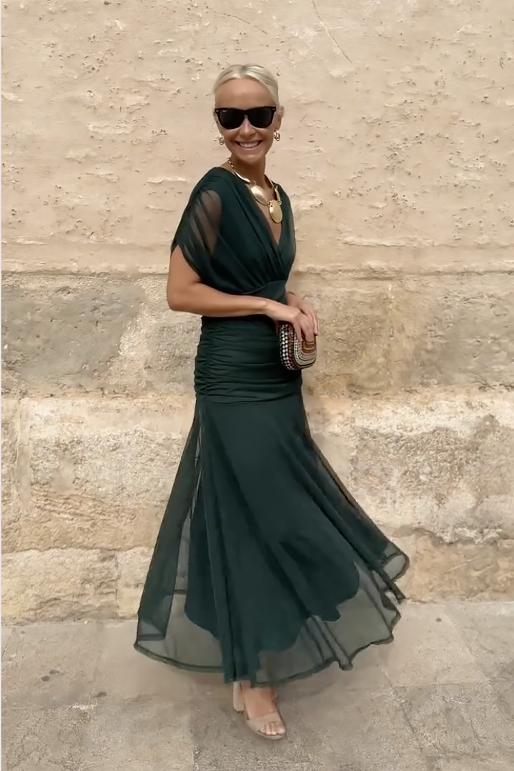 Novarente™ Elegant Maxi Dress with V-Neck for Special Occasions
