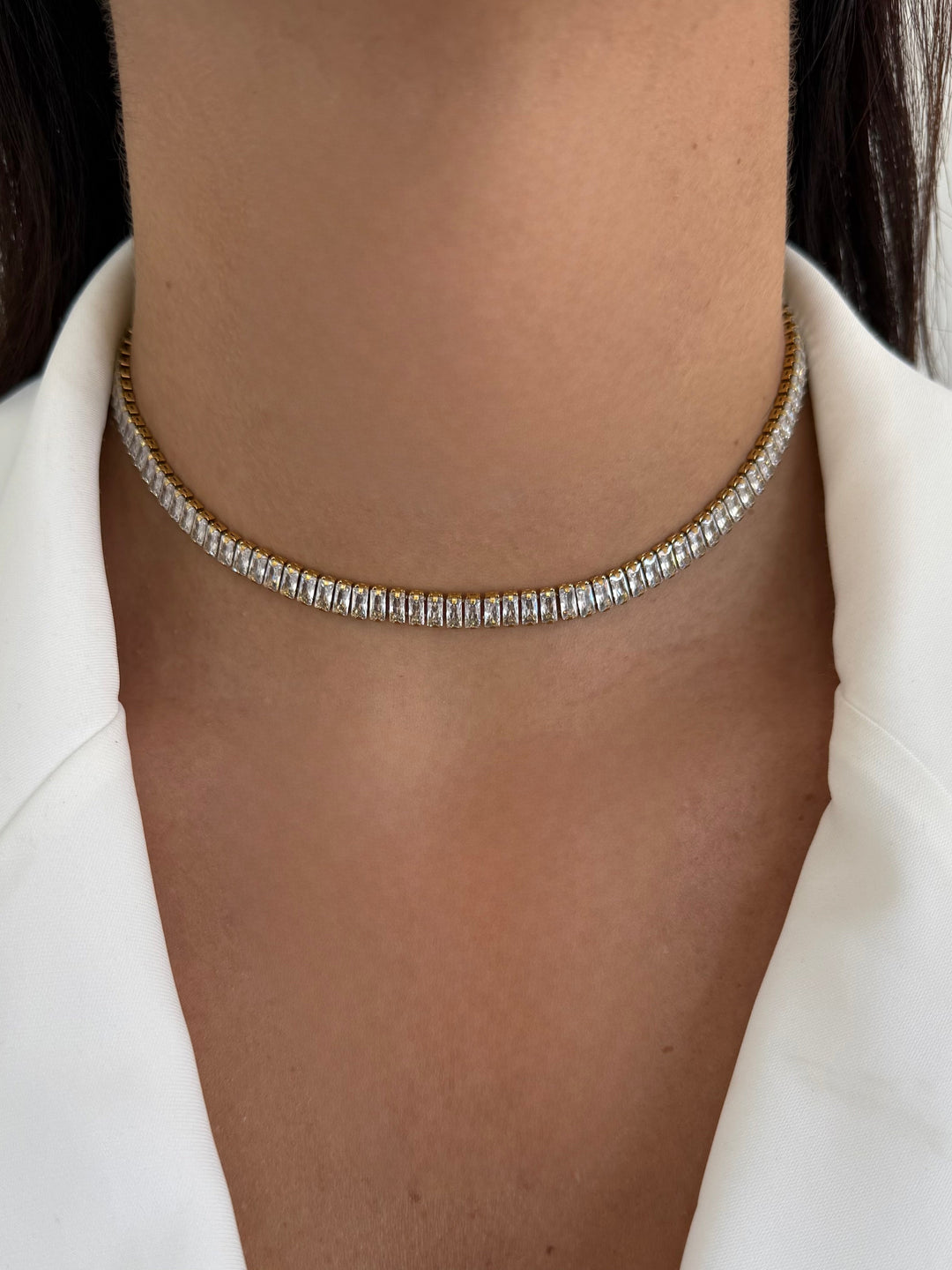 Audira™ White Baguette Collar