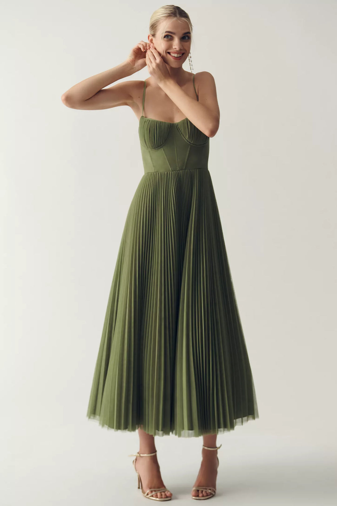 Delorae™ Olivia Backless Dress